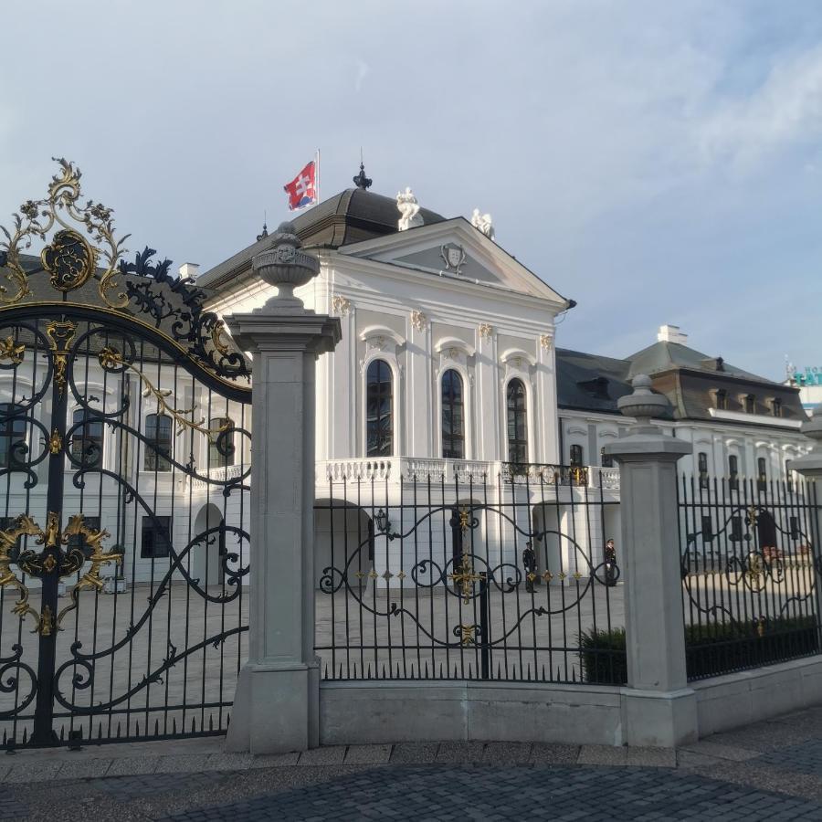 Cozyhome In Old Town, Presidential Apartment Bratislava Ngoại thất bức ảnh